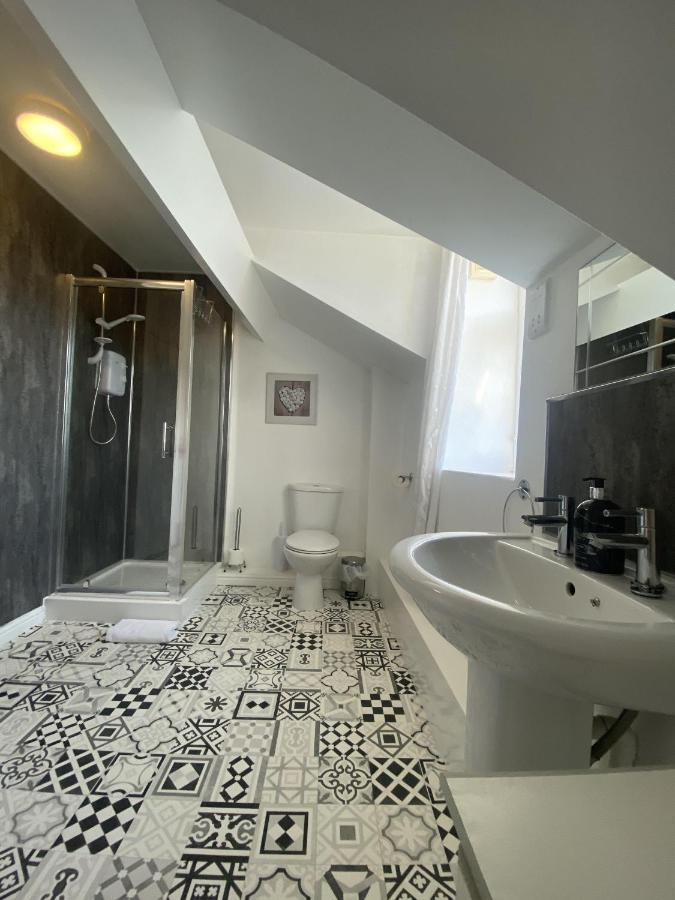 Number 19 Guest House - Self Check In - Under 4 Miles From Barrow In Furness Долтон-ин-Фернесс Экстерьер фото